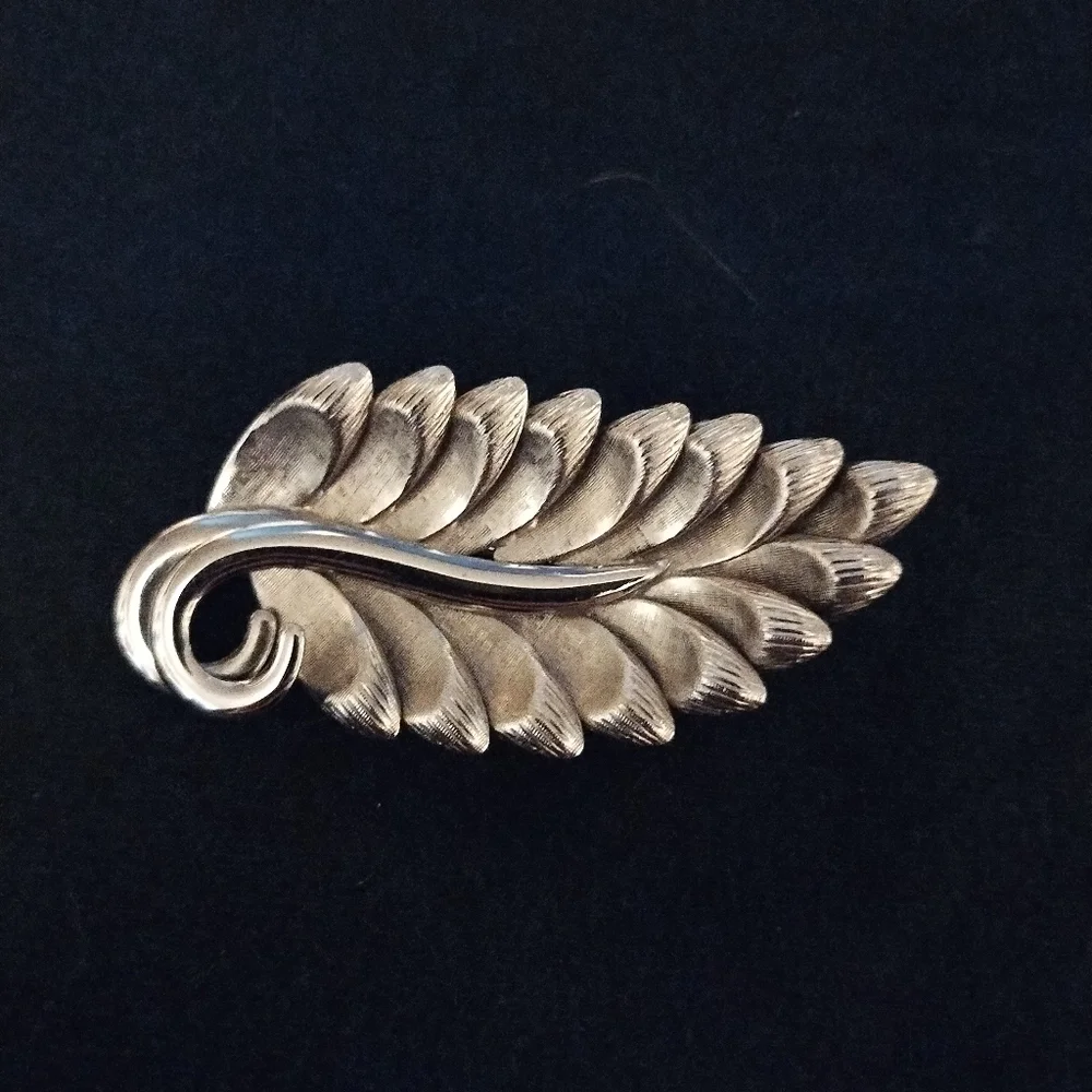 Leaf jewelry lot